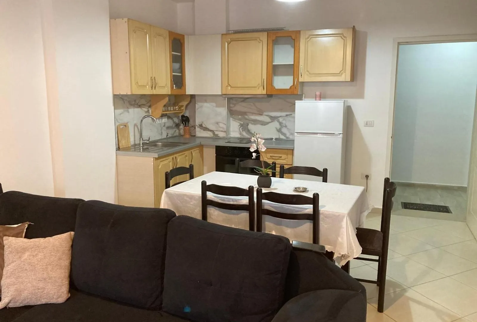 Hergi Apartament Vlorë Appartamento